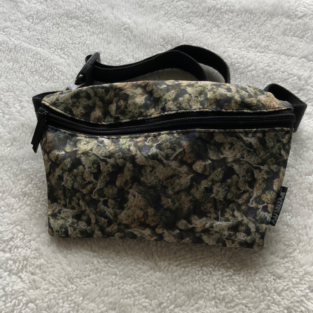 Fanny pack worn once
